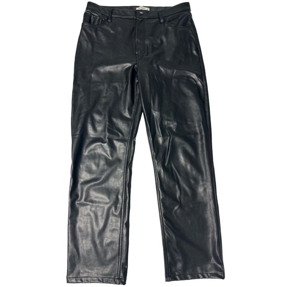 Abercrombie & Fitch‎ Vegan Leather 90s Straight Leg Relaxed Pants 33/16L  NWOT - Picture 1 of 6